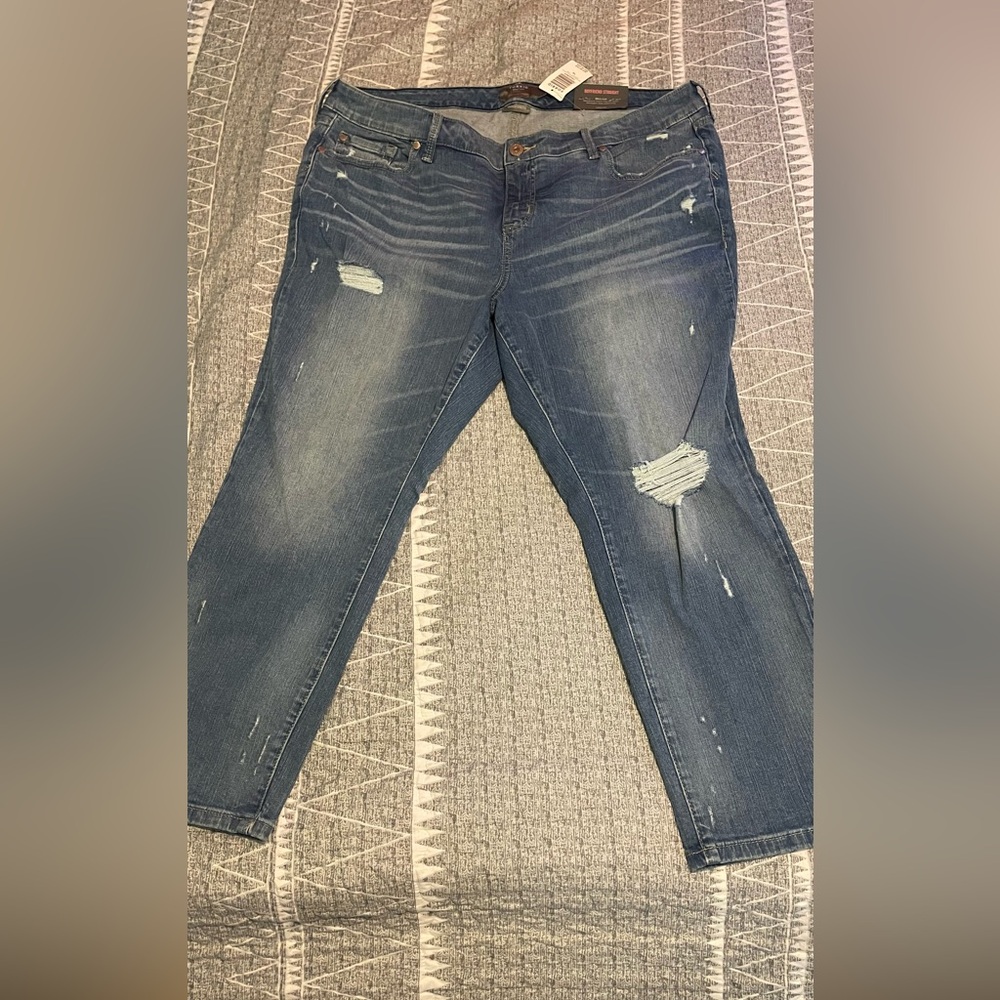 Torrid Distressed Boyfriend Straight 18XS